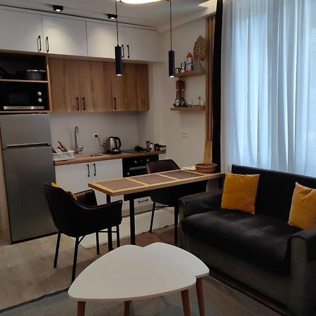 2A New Bazaar Apartment Tiranë Ngoại thất bức ảnh